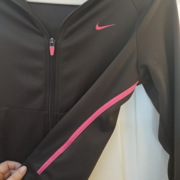 Nike FitDry Zip front hoodie - Picture 4 of 8